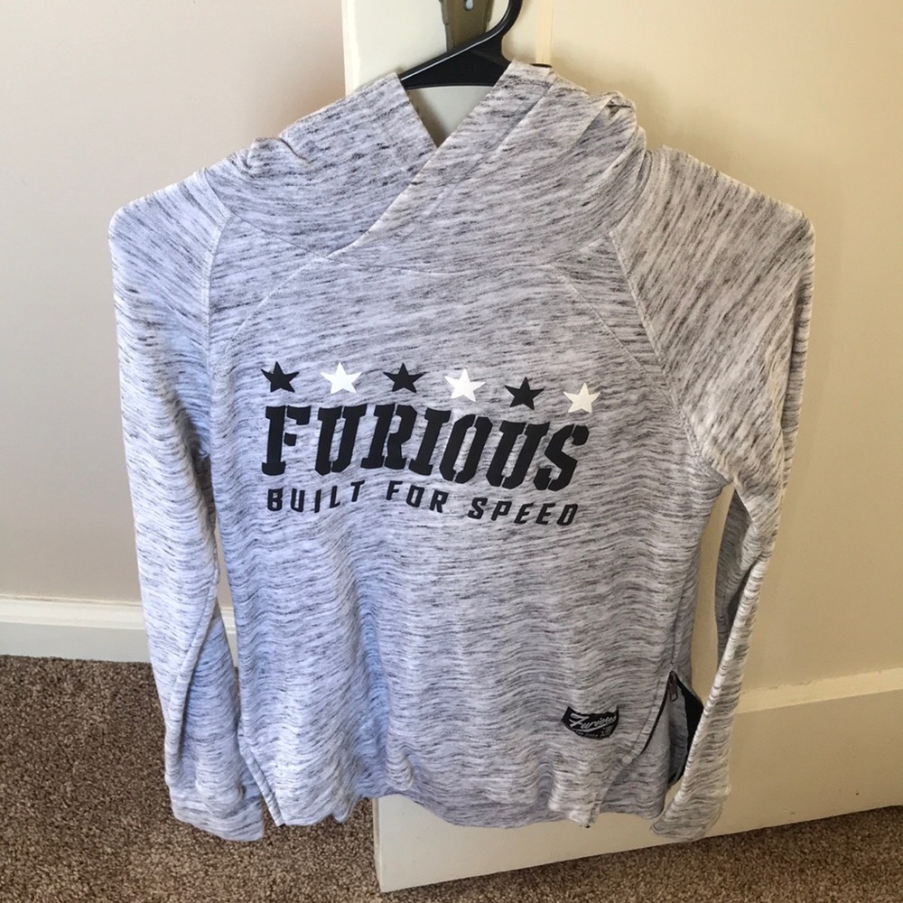 Fast and furious pull over side zip detail